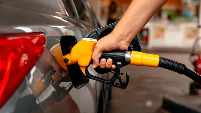 Brent petrol fiyatlarındaki dalgalanma ve döviz kurundaki hareketlilik, akaryakıt fiyatlarına
