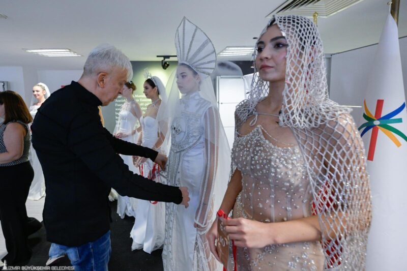 Avrupa’nın en büyük moda fuarlarından IF Wedding Fashion İzmir-Gelinlik, Damatlık