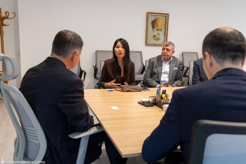 İzmir Büyükşehir Belediye Başkanı Dr. Cemil Tugay, global seyahat hizmetleri