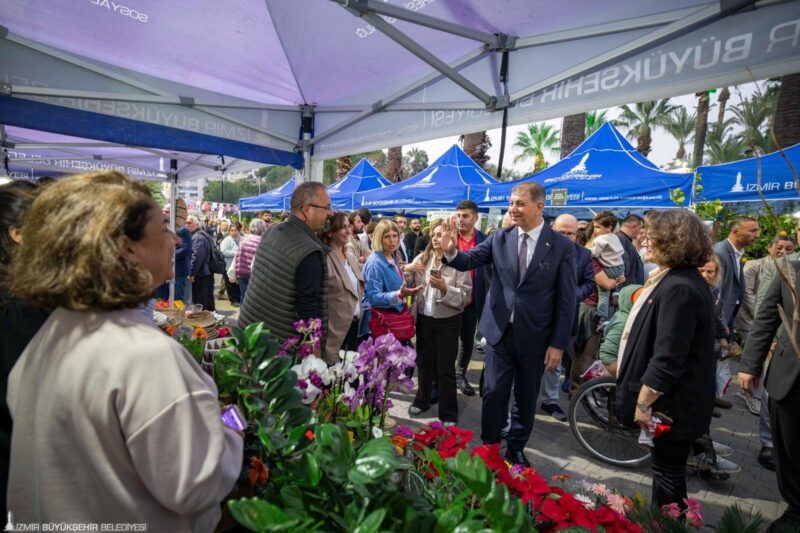 
İzmir Büyükşehir Belediye Başkanı Dr. Cemil Tugay, İzmir Büyükşehir Belediyesi'nin