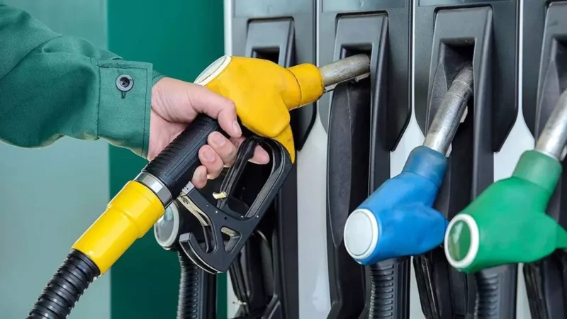 Brent petrol fiyatlarındaki dalgalanma ve döviz kuru hareketliliği akaryakıt fiyatlarını