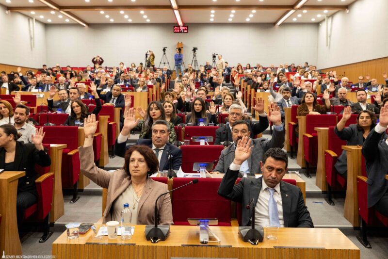 İzmir Büyükşehir Belediyesi'nin 110 milyar, ESHOT’un 29 milyar 400 milyon