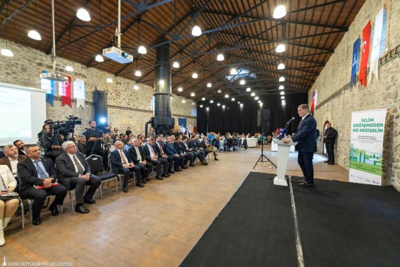İzmir Büyükşehir Belediye Başkanı Dr. Cemil Tugay, İzmir Sürdürülebilir Enerji