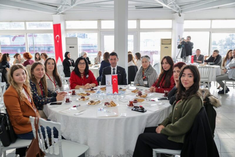 Bayraklı Belediyesi, “Kadına Yönelik Şiddete Karşı Uluslararası Mücadele Günü” kapsamında,