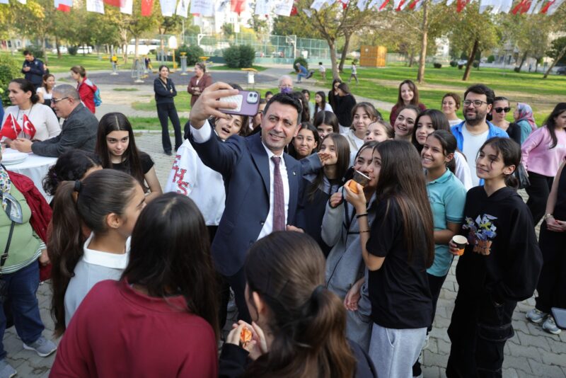 Bayraklı Belediyesi, eğitimde fırsat eşitliğini güçlendirmek ve gençlerin geleceğine yatırım