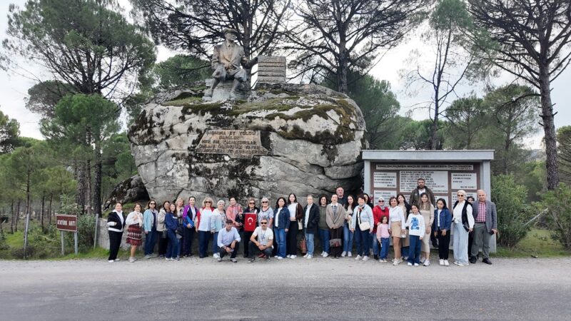 Menderes Belediyesi’nin Öğretmenler Günü hediyesi olarak düzenlediği Bergama Gezisi hafta