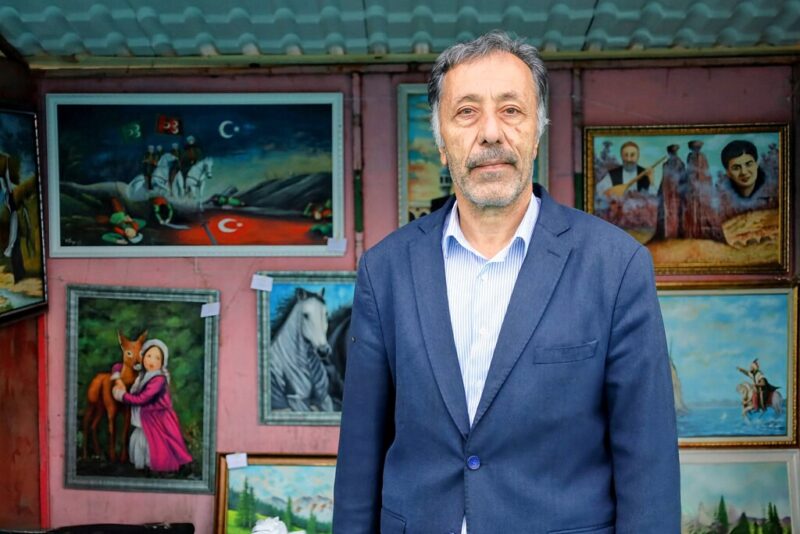 Erzurum’un doğal zenginliklerini, tarihini, kültürünü ve önemli şahsiyetlerini sulu boya