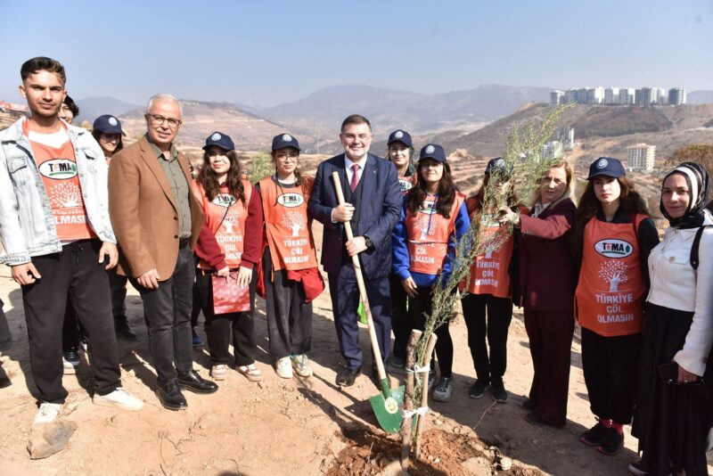 
"AK Parti iktidarları döneminde İzmir’de 110 bin 902 hektar alanda,