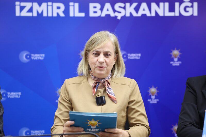 AK Parti İzmir İl Kadın Kolları Başkanı Emel Dalkıran, 