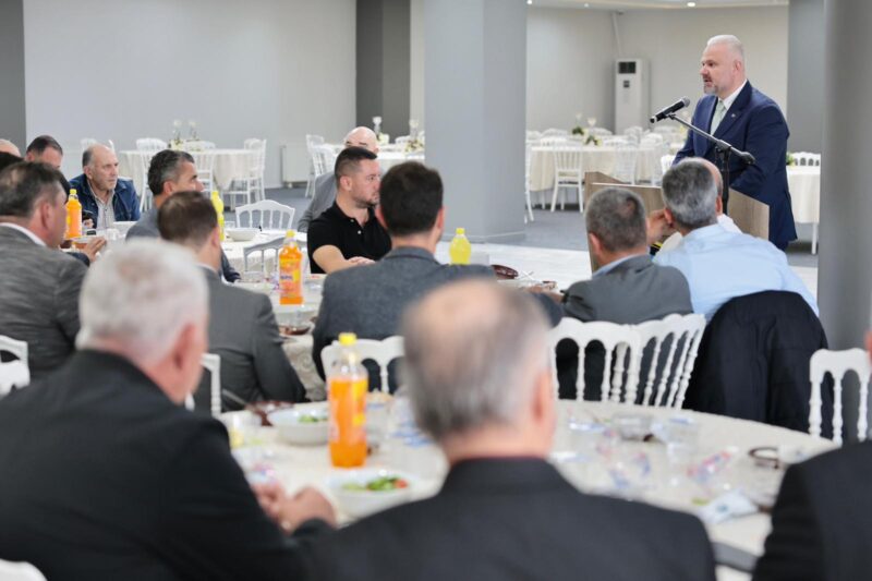 Menemen Belediye Başkanı Aydın Pehlivan, Menemenli otobüs, minibüs ve kamyon