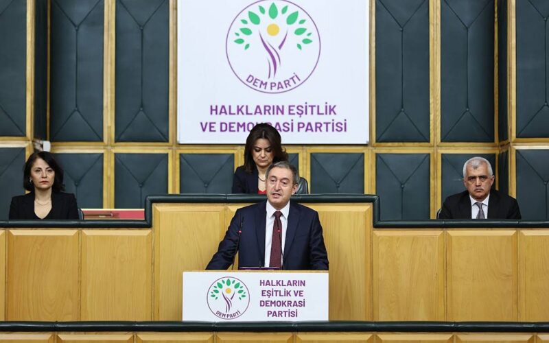 DEM Parti Eş Genel Başkanı Tuncer Bakırhan, partisinin grup toplantısında