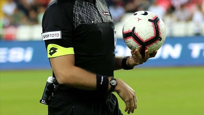 Süper Lig’de 1 Aralık Pazartesi günü oynanacak Fenerbahçe–Galatasaray derbisinin hakemi