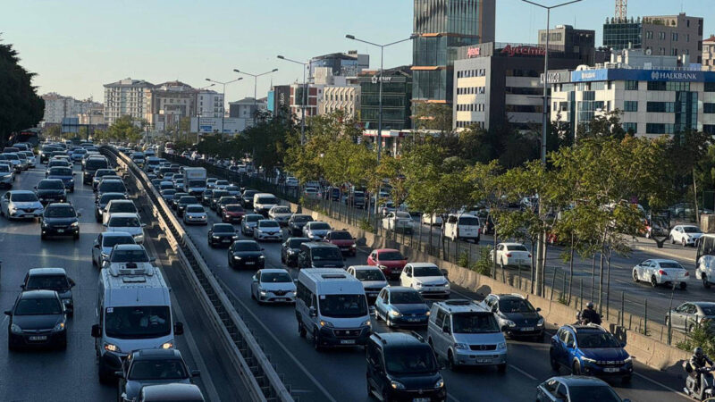 Birinci ara tatilin sona ermesiyle İstanbul’da haftanın ilk iş gününde