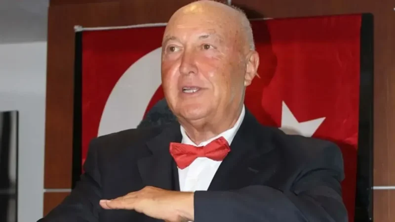 Yer bilimci Prof. Övgün Ahmet Ercan kalp krizi geçirdiğini duyurdu.