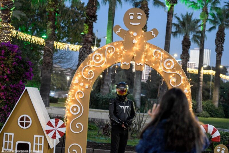 İzmir Büyükşehir Belediyesi tarafından ikinci kez düzenlenen Yeni Yıl Festivali