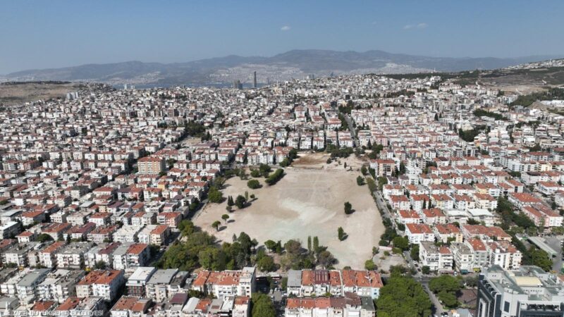 Basın mensuplarının sorularına yanıt veren İzmir Büyükşehir Belediye Başkanı Dr.
