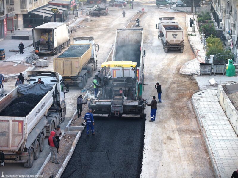 Karabağlar’da Bozyaka bölgesinin trafik sorununa çözüm üretmek amacıyla Dostluk Bulvarı