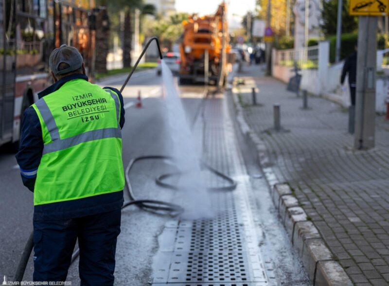 İZSU, kış yağışları öncesi İzmir genelinde 12 ilçede binlerce yağmur