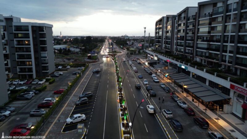 İzmir Büyükşehir Belediyesi, 2025 yılında kentin ulaşım altyapısını güçlendirecek önemli