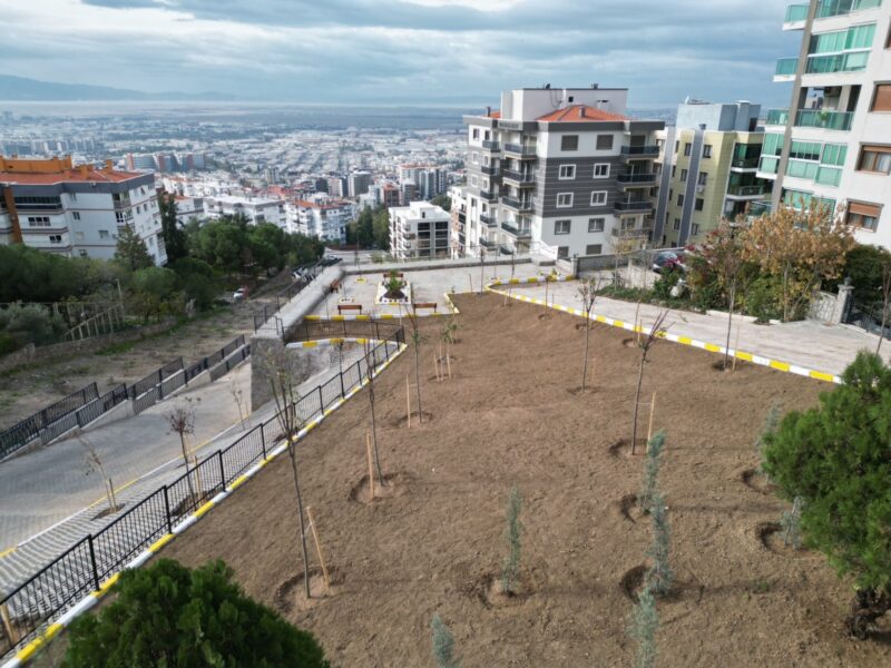 Çiğli Belediyesi bir süredir Esentepe Mahallesi’nde devam ettiği yol ve