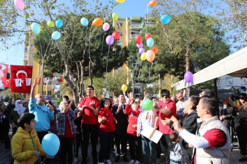 Bayraklı Belediyesi, 3 Aralık Dünya Engelliler Günü kapsamında özel gereksinimli