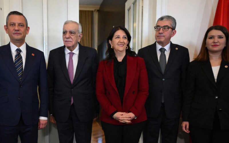 DEM Parti İmralı Heyeti, siyasi parti ziyaretleri kapsamında Cumhuriyet Halk