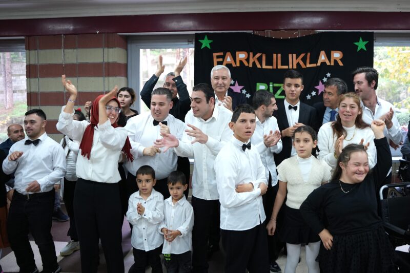 Kemalpaşa’da 3 Aralık Dünya Engelliler Günü dolayısıyla düzenlenen “Engelsiz Birliktelik”