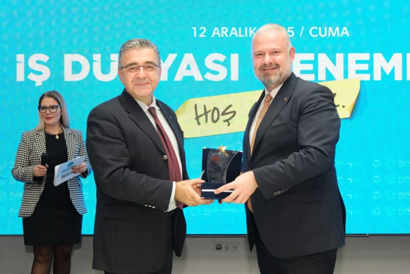 
Menemen Belediyesi, "İş Dünyası Menemen'de Buluşuyor" etkinliği gerçekleştirdi. İzmir'in ve
