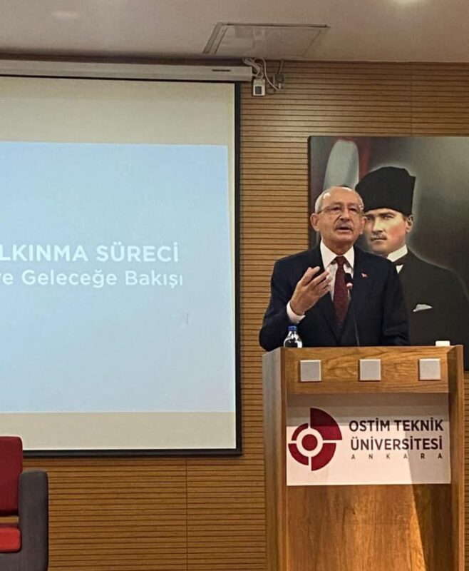 CHP 7'nci Genel Başkanı Kemal Kılıçdaroğlu, "Gençlerden isteğim, Türkiye'nin sorunlarına