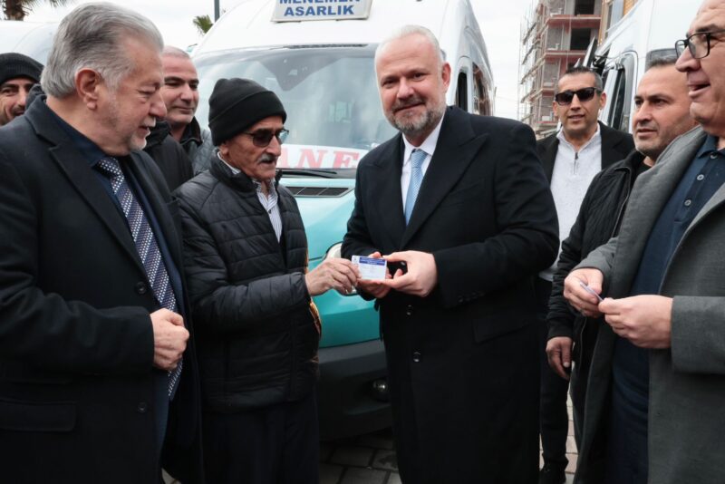 Menemen Asarlık'ta yaşayan vatandaşların uzun süredir Menemen Devlet Hastanesi'ne tek
