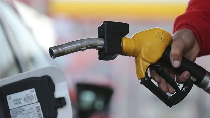 Brent petrol fiyatları ve döviz kurundaki dalgalanmalar, akaryakıt fiyatlarını etkilemeye