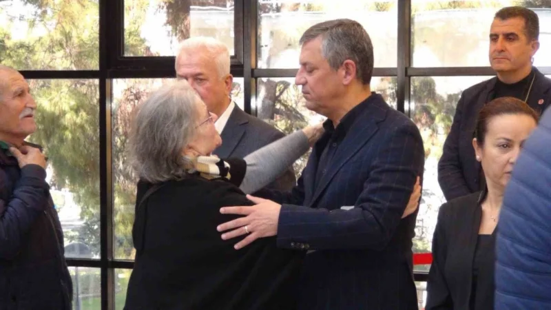 CHP Genel Başkanı Özgür Özel, kolon kanseri nedeniyle 14 Aralık’ta