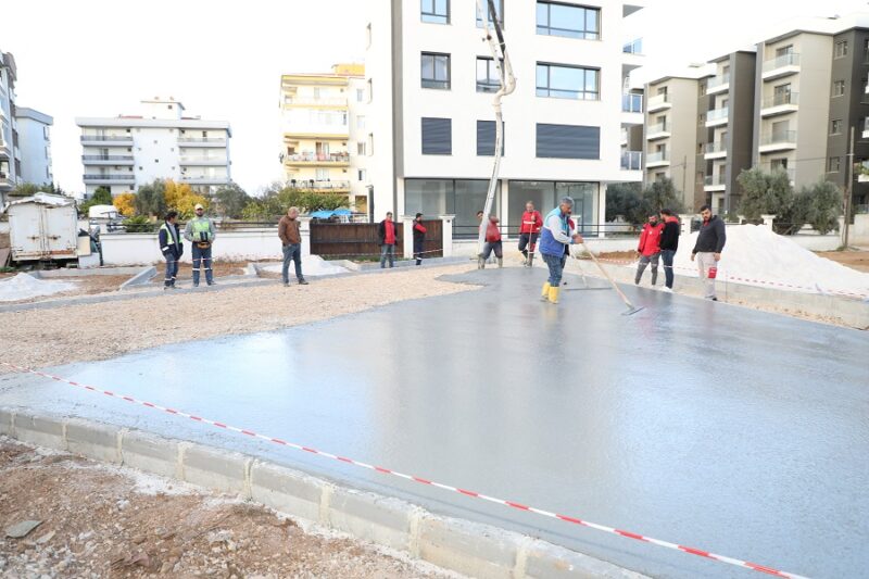 Menderes Belediyesi, Kasımpaşa Mahallesi’nde yeni park ve otopark yapıyor.
Menderes Belediyesi,