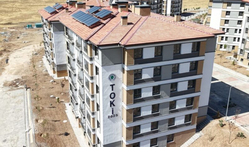 TOKİ tarafından yürütülen 500 Bin Konut Projesi kapsamında İzmir’de hak
