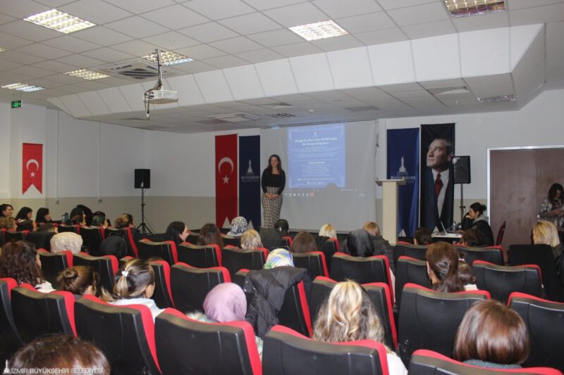 İzmir Büyükşehir Belediyesi’nin Okul Aile Birliklerine Destek Projesi kapsamında, okul