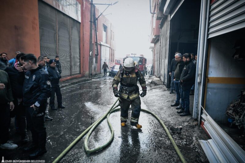 22 Ocak 2026 PerşembeBuca Seyhan Mahallesi’nde bir oto tamirci deposunda
