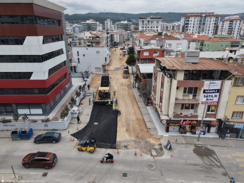 İzmir Büyükşehir Belediyesi, Buca Çamlıkule Mahallesi 220/21 Sokak’ta altyapı çalışmaları