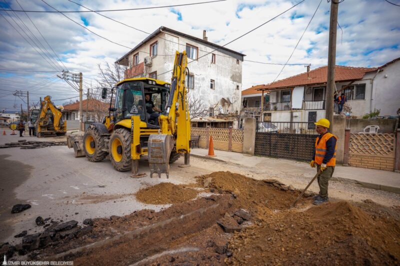 İZSU Genel Müdürlüğü kent genelinde sürdürdüğü içme suyu altyapı yatırımlarıyla