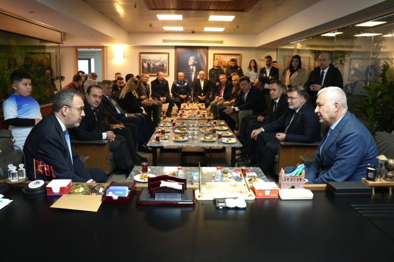 Eski Gençlik ve Spor Bakanı ve İzmir Milletvekili Mehmet Muharrem