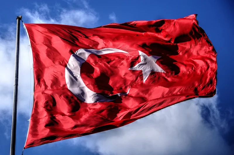 Nusaybin–Kamışlı sınır hattında, Suriye tarafında terör örgütü YPG yandaşları tarafından