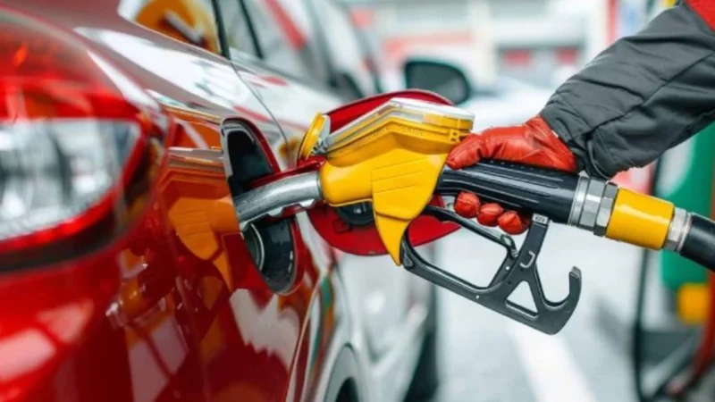 Brent petrol ve döviz kurundaki dalgalanmalar akaryakıt fiyatlarını etkilemeye devam