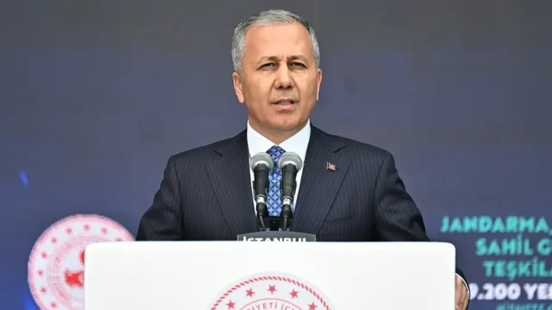 İçişleri Bakanı Ali Yerlikaya, kamuoyuna yaptığı açıklamada “Narko-Kapan İzmir” adı