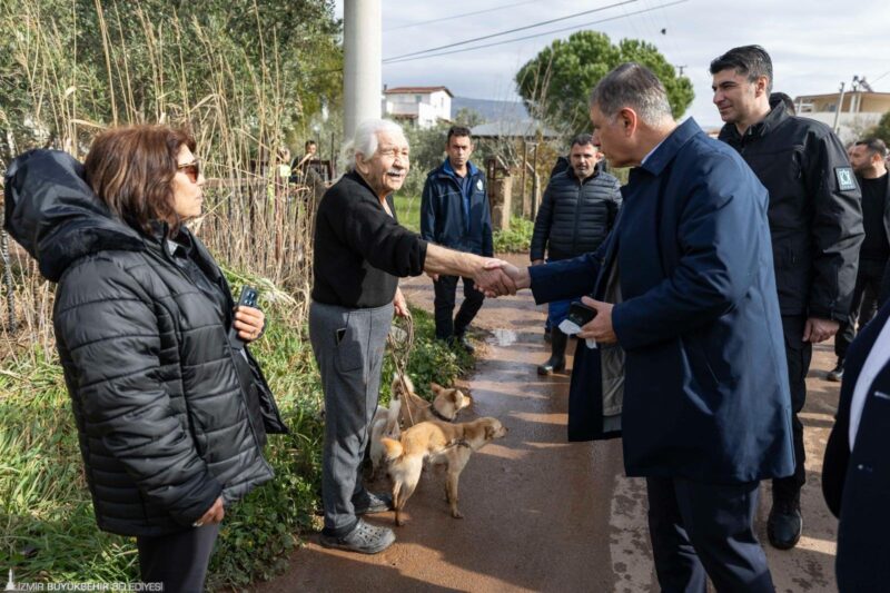 İzmir Büyükşehir Belediye Başkanı Dr. Cemil Tugay, kentte etkili olan
