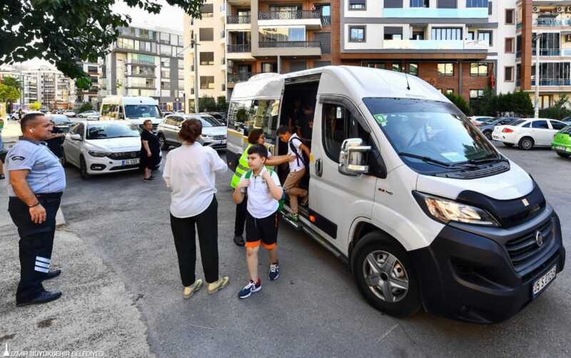 İzmir Büyükşehir Belediyesi, 2026 yılı eğitim-öğretim dönemi için kent içi