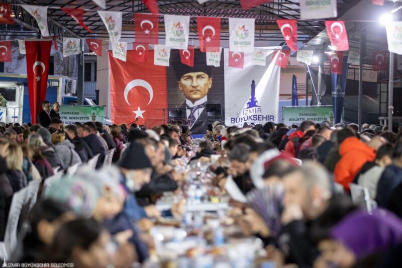 İzmir Büyükşehir Belediyesi, ramazan ayında birlikteliği, bereketi, dayanışmayı büyütmek için