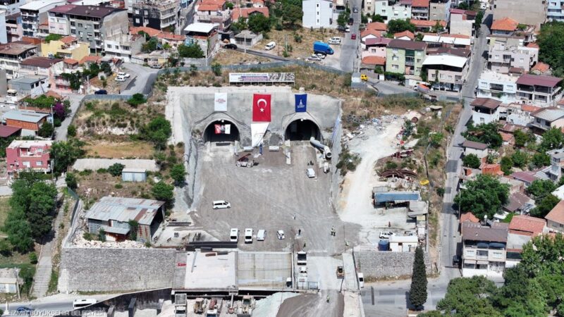 İzmir Büyükşehir Belediyesi tarafından yürütülen Buca Onat Tüneli çalışmaları kapsamında