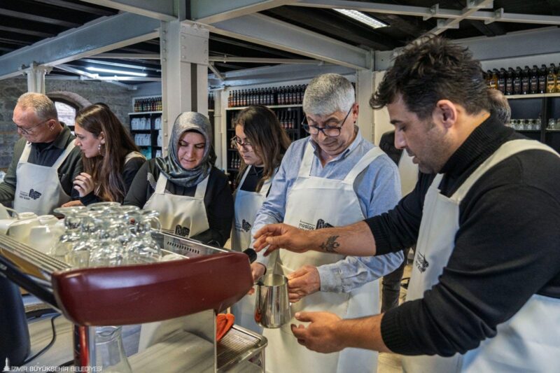 İzmir Büyükşehir Belediyesi Meslek Fabrikası, kapısından giren her kursiyer için