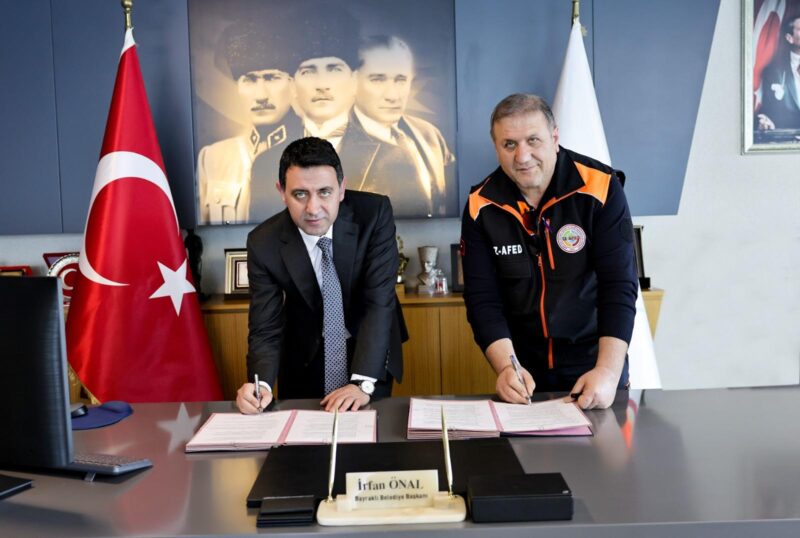 
Bayraklı Belediyesi, afetlere ve iklim krizinin etkilerine karşı kenti daha