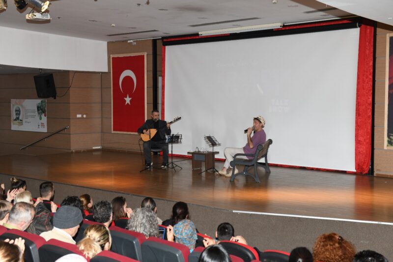 Çiğli Belediyesi, Sevgililer Günü haftasında düzenlediği özel etkinliklerle ilçede unutulmaz
