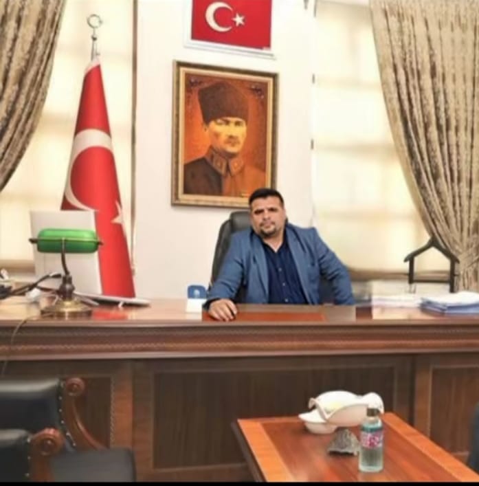 
Mehmet Uygur’un Adalet Partisi Genel Başkan Danışmanlığı görevinden Genel Başkan